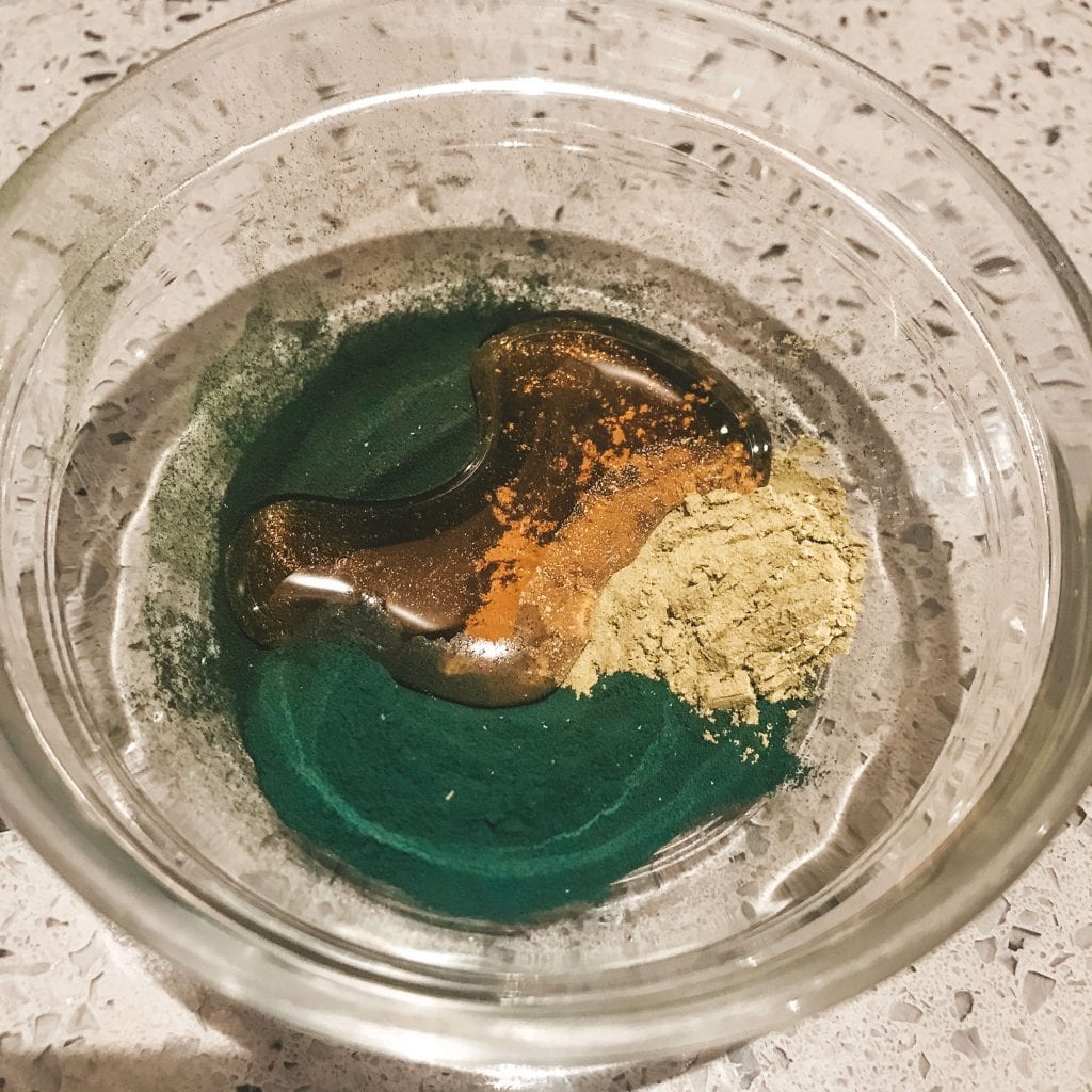 spirulina face mask ingredients in the bowl