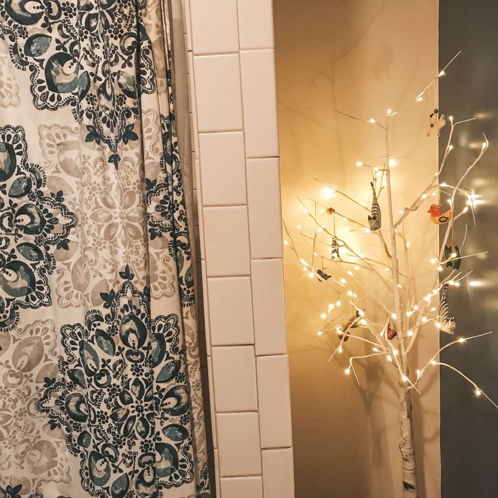 hygge lighting in bathroom